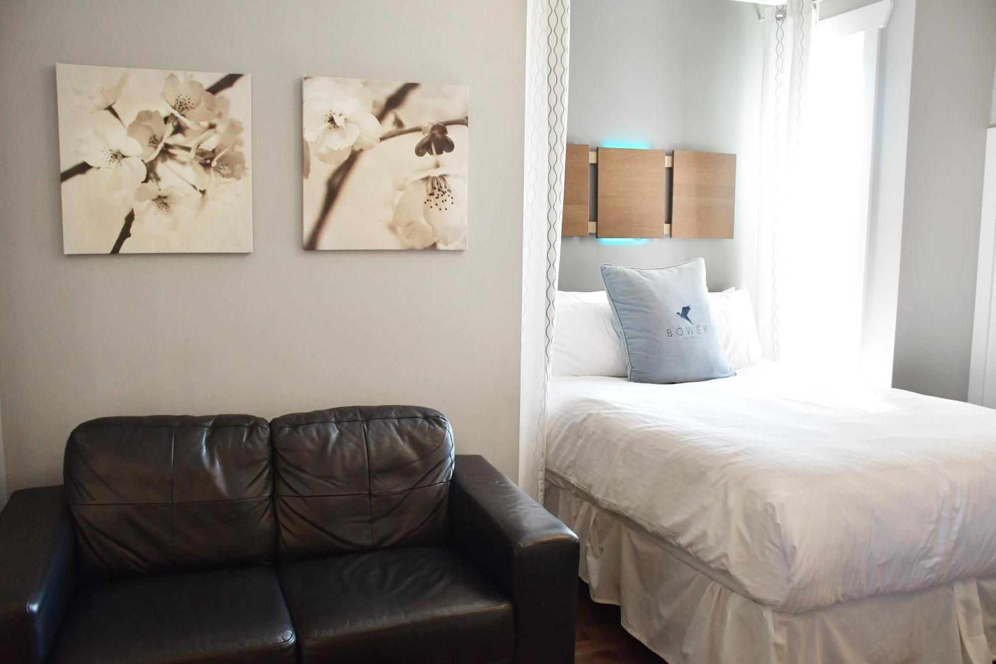 Chateau Queen By Bower Boutique Hotels Moncton Exterior photo