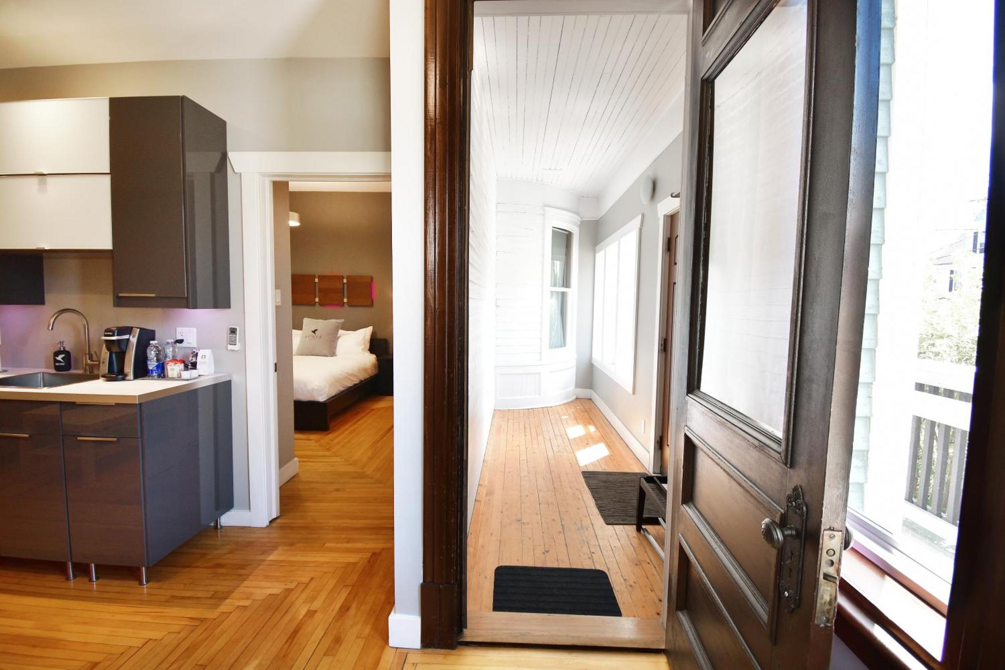 Chateau Queen By Bower Boutique Hotels Moncton Exterior photo