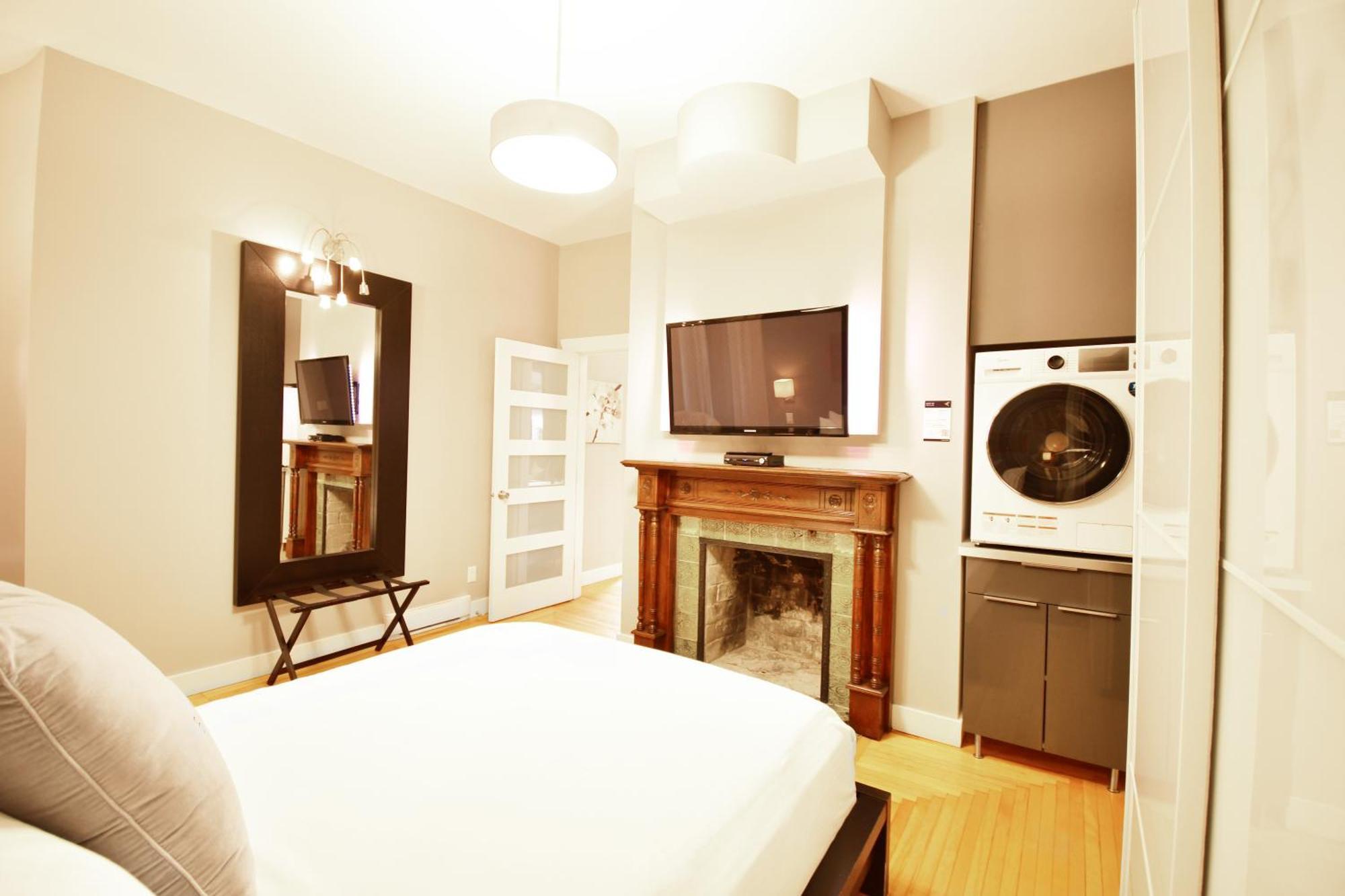 Chateau Queen By Bower Boutique Hotels Moncton Exterior photo