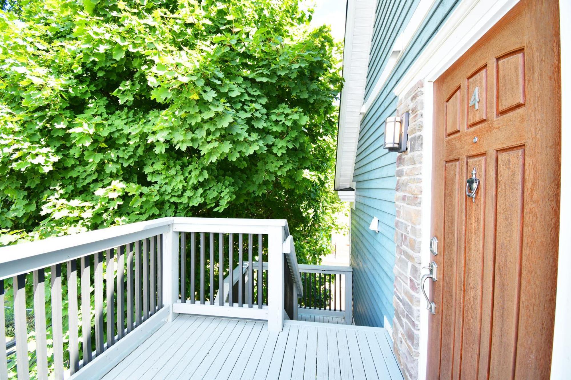 Chateau Queen By Bower Boutique Hotels Moncton Exterior photo