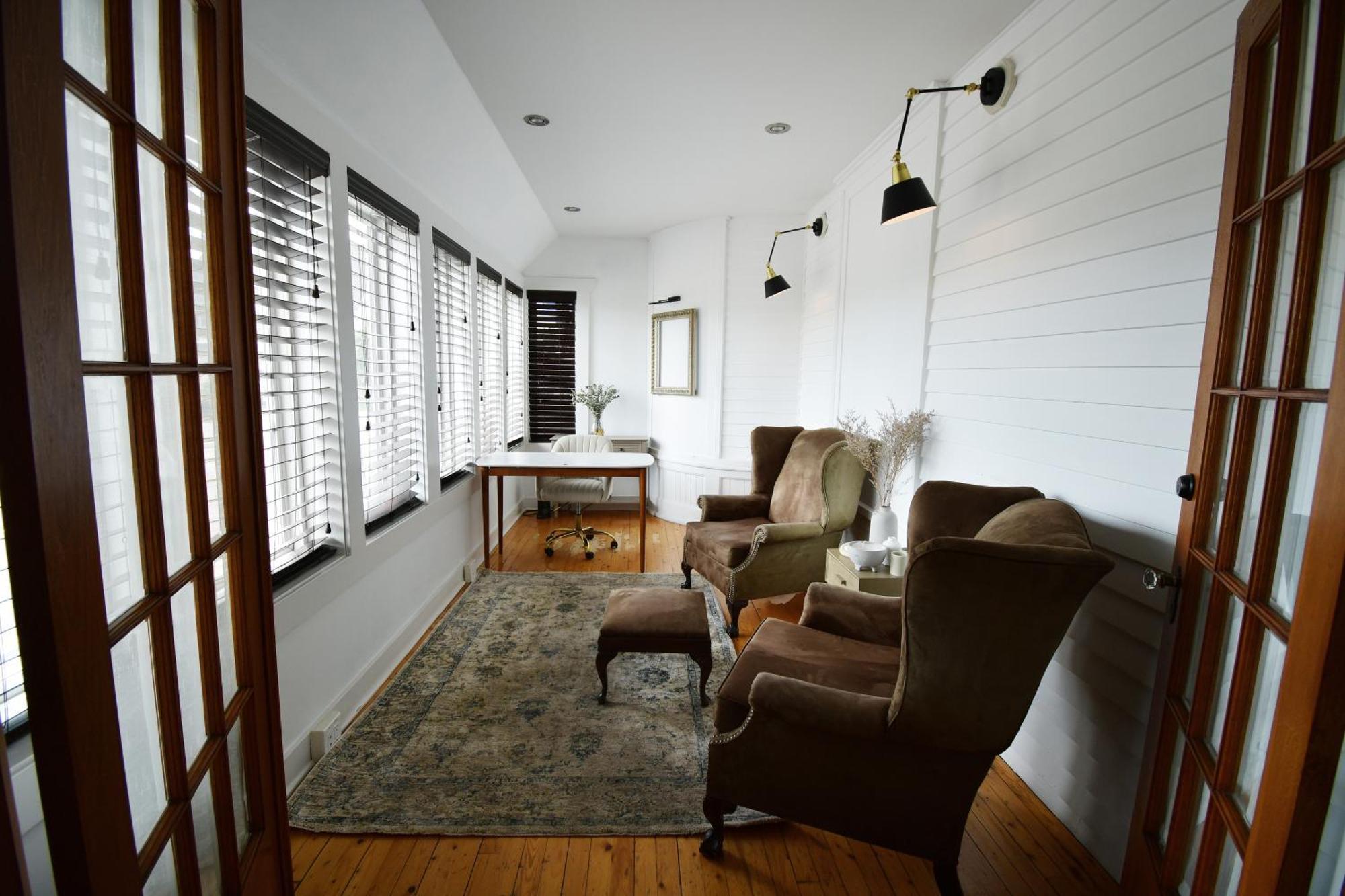 Chateau Queen By Bower Boutique Hotels Moncton Exterior photo